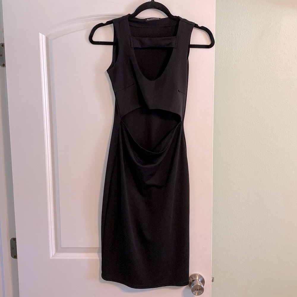 Black cutout midi dress!